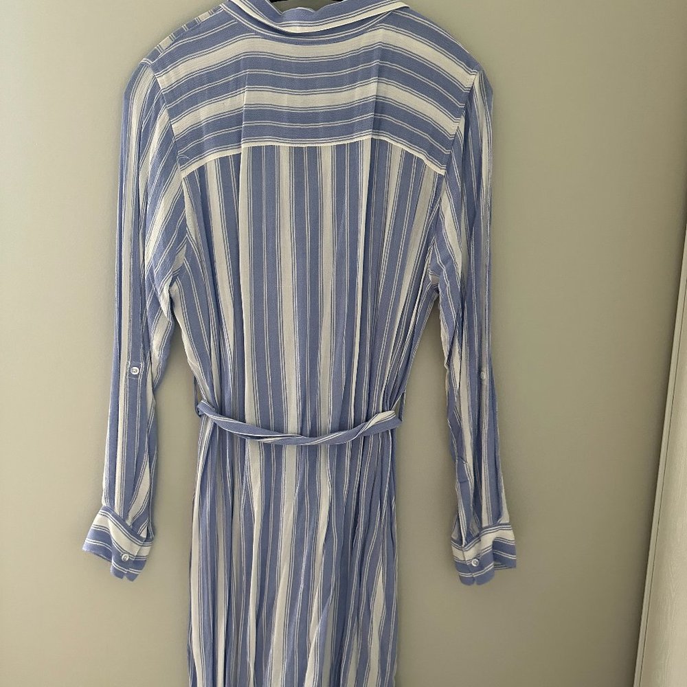 Blue-white striped collar shirt dress with belt , Size L